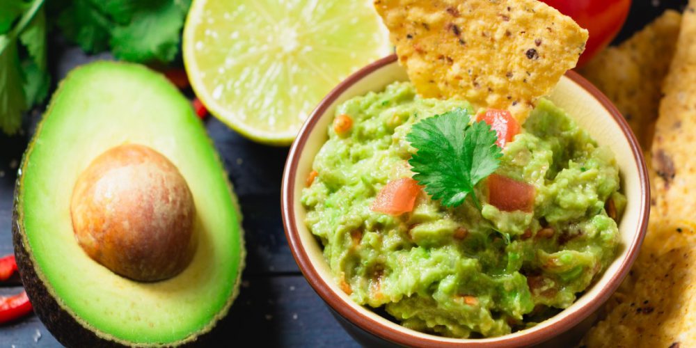 Mexikói avokádókrém nachos-sal