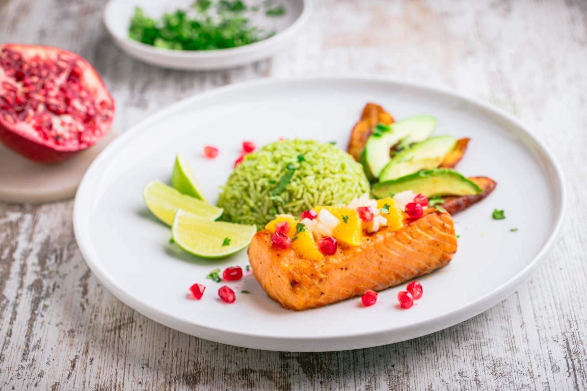 Valentin-napi lazacrecept gránátalmával