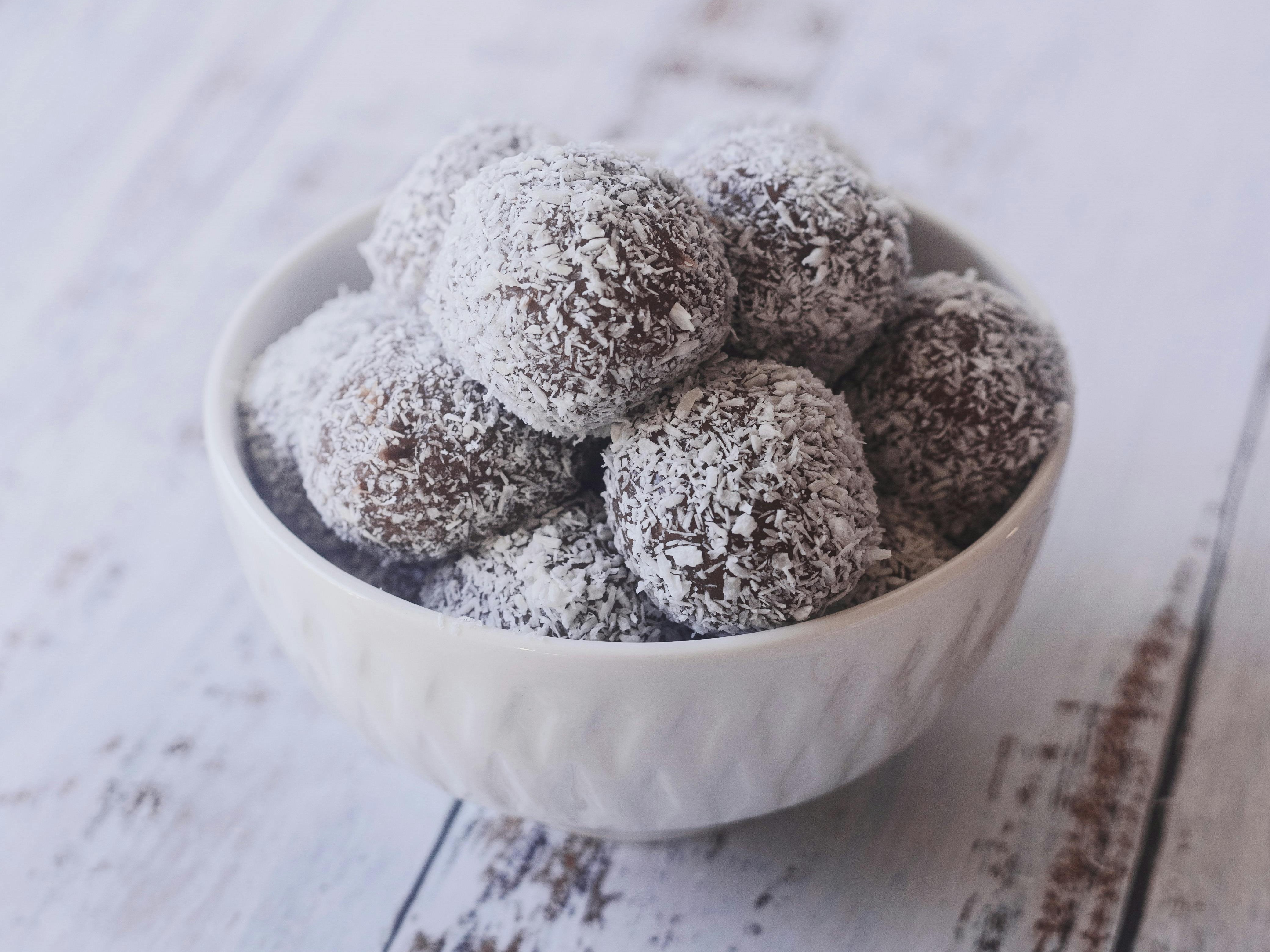 Avokádó trüffel kókuszreszelékkel